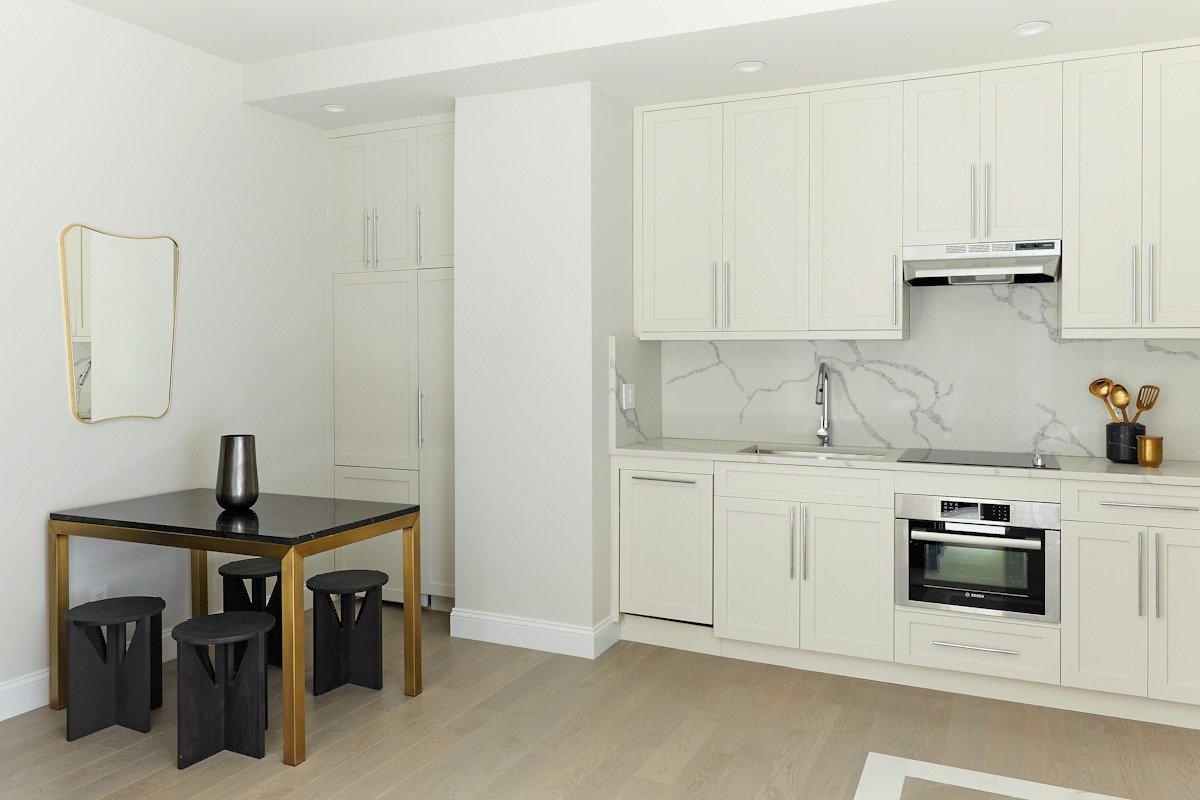 ecfd66dd-e0be-47d2-b904-81d82617f7d9_915_Kitchen_3